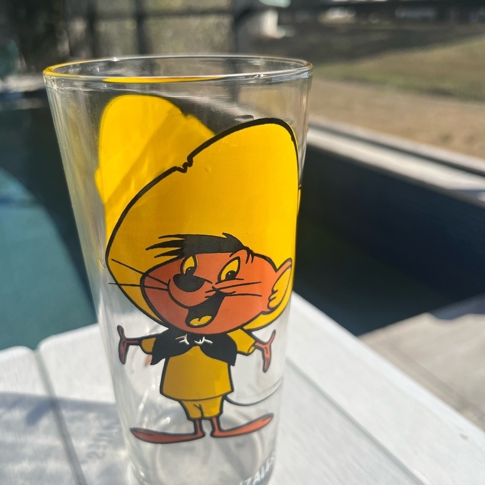 Warner Bros. Speedy Gonzales Yellow and Black Glass - Picture 4 of 8
